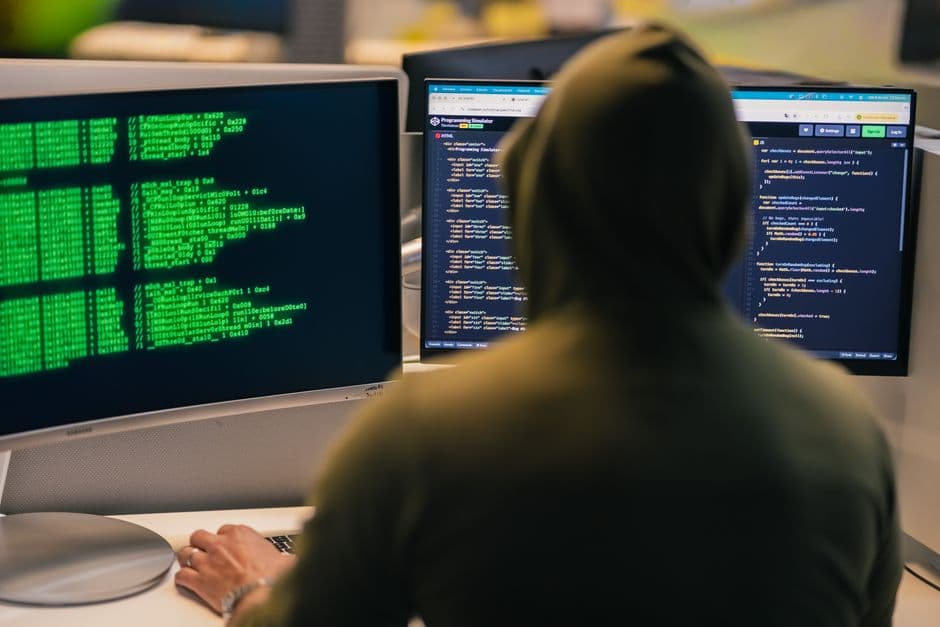 Building a SIEM Lab: Generating Realistic Threat Data with Python and faker-security